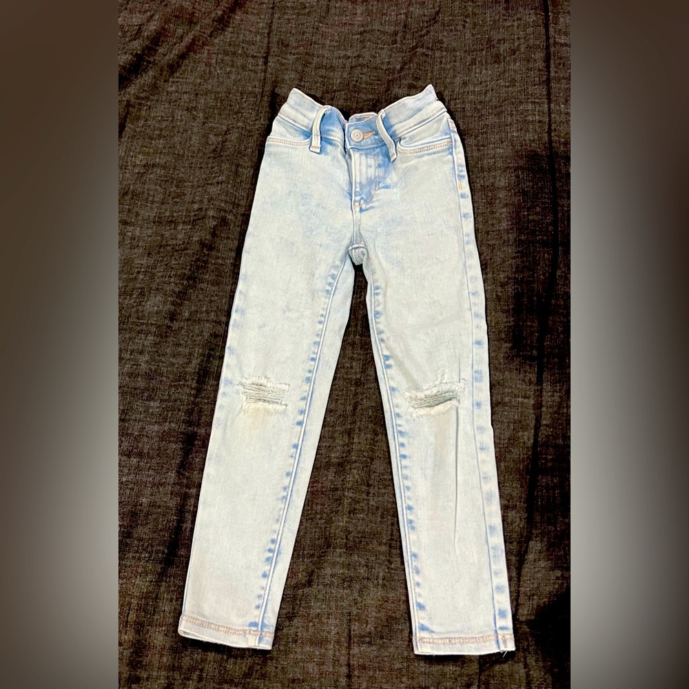 Old Navy Ballerina skinny distressed girls jeans.
